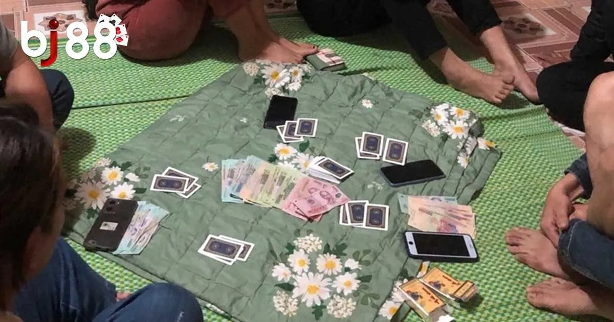 Bài Liêng - Siêu Phẩm Được Săn Đón Tại Nhà Cái BJ88 2 Đôi nét về bài liêng