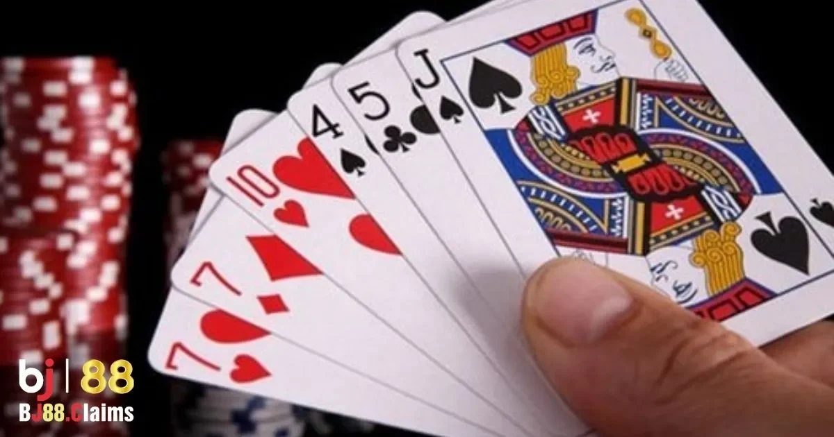 Cách Chơi Bài Phỏm Không Cháy Và Tránh Bị Thua 3 Những chiến thuật để tránh bị cháy trong bài Phỏm